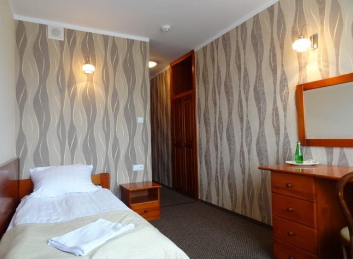 Hotel Restauracja Cukropol Gostyń Стая снимка