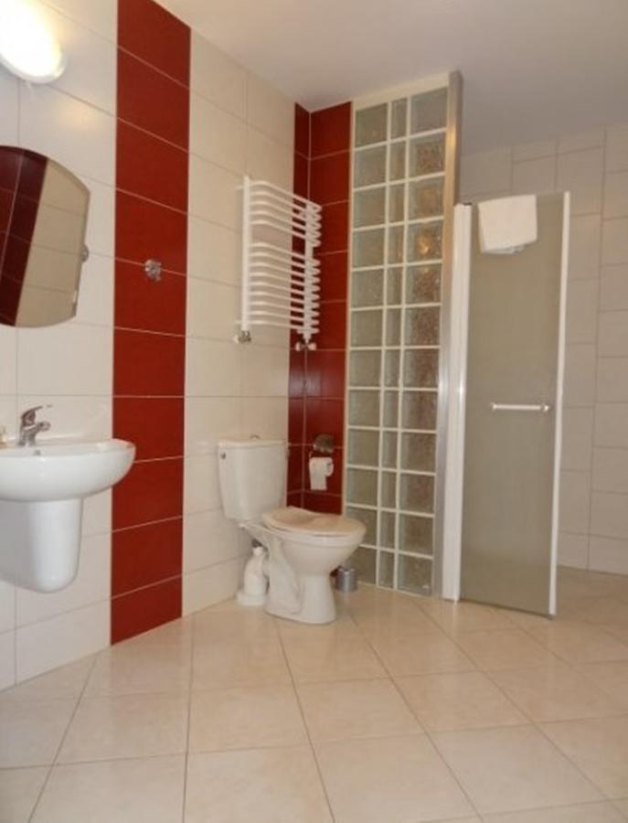 Hotel Restauracja Cukropol Gostyń Стая снимка